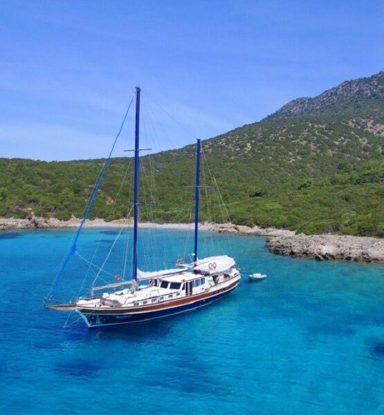 Luxury Gulet Kaya Guneri 1 sailing in Bodrum Turkey