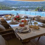 Luxury Yacht Vetro Dining Area - Luna Yachting