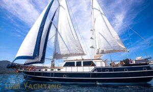 Gulet Dea Del Mare under full sail in the Aegean Sea