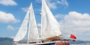 The Gulet Perla Del Mar 2 under full sail in the Aegean Sea