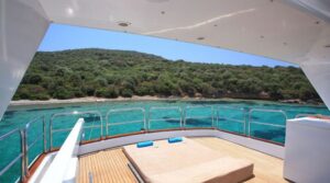 The Luxury Yacht Mystery - Luna Yachting