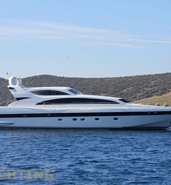 Luxury Motor Yacht Mangusta 107 - Luna Yachting