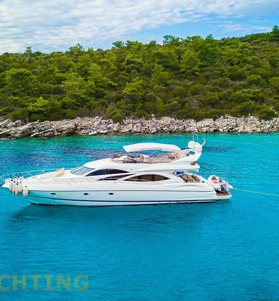 Gorgeous The Sunseeker Manhattan 74 anchored at a private cove in Bodrum