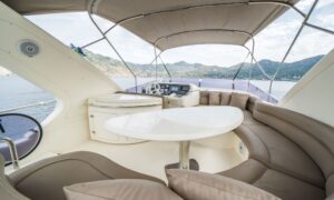 Azimut 55 - Helm And Relaxation Area