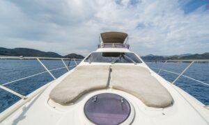 Azimut 55 -Sunbathing Area