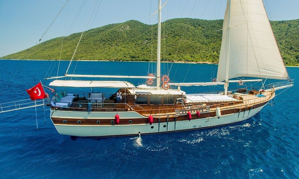 Luxury Ametist A gulet's traditional wooden sailboat design