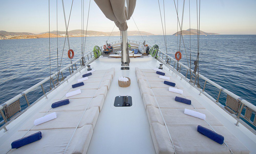 Super Yacht Queen Of Salmakis - Luna Yachting