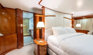 master cabin yacht stella fiera