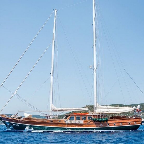 Side view of Gulet Bedia Sultan - Bodrum Boutique Gulet Hire