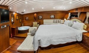 Luxurious master cabin on Gulet Bedia Sultan - Experience the pinnacle of Bodrum Boutique Gulet Hire