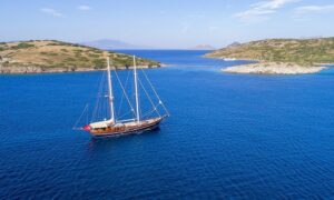 Gulet Zephyria 2 cruising the turquoise waters of Bodrum on a family charter