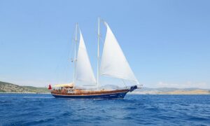 Gulet Zephyria 2 sailing with open sails - perfect for Bodrum Family Gulet Charter