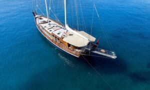 Side view of Gulet Zephyria 2 - Bodrum Family Gulet Charter